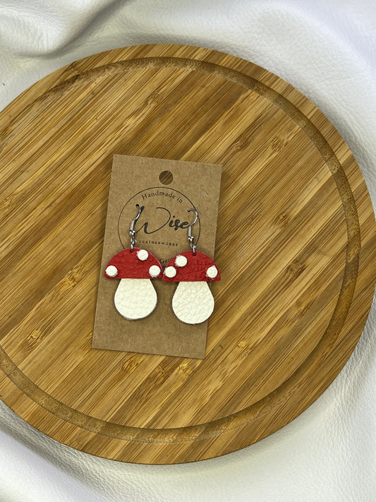 Mushrooms Earrings - Red and white leather.