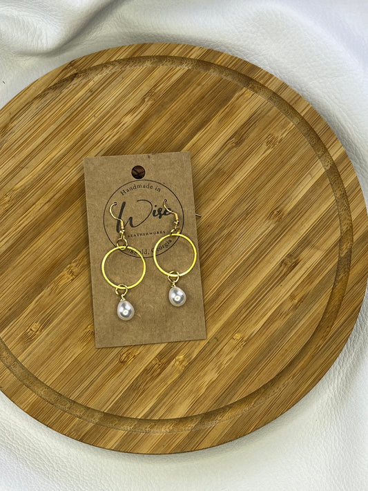 Small gold rings with Peals -  handmade earrings